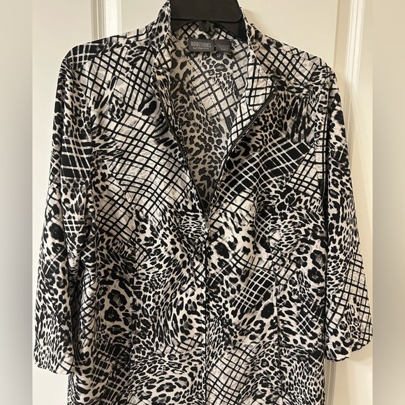 Chico's Black and White Boxy Shirt - Picture 5 of 6